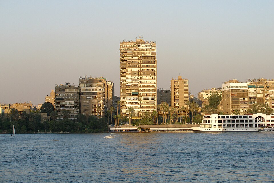 Giza — manufacturer and distributor portals for local businesses