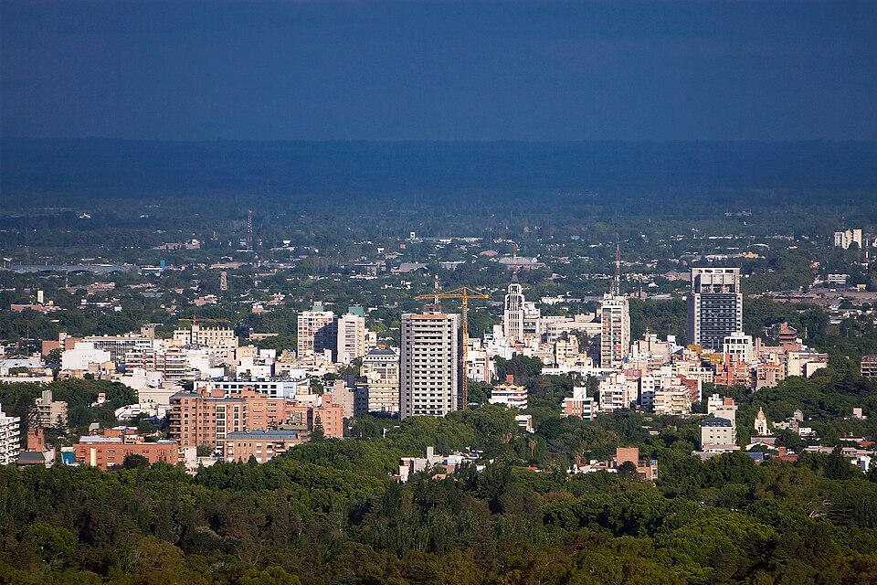 Mendoza — manufacturer and distributor portals for local businesses