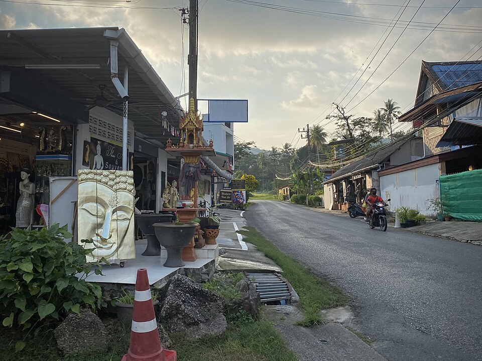 Phuket — manufacturer and distributor portals for local businesses