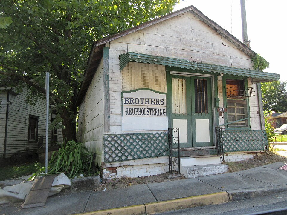 Macon — local market for custom e-commerce platforms