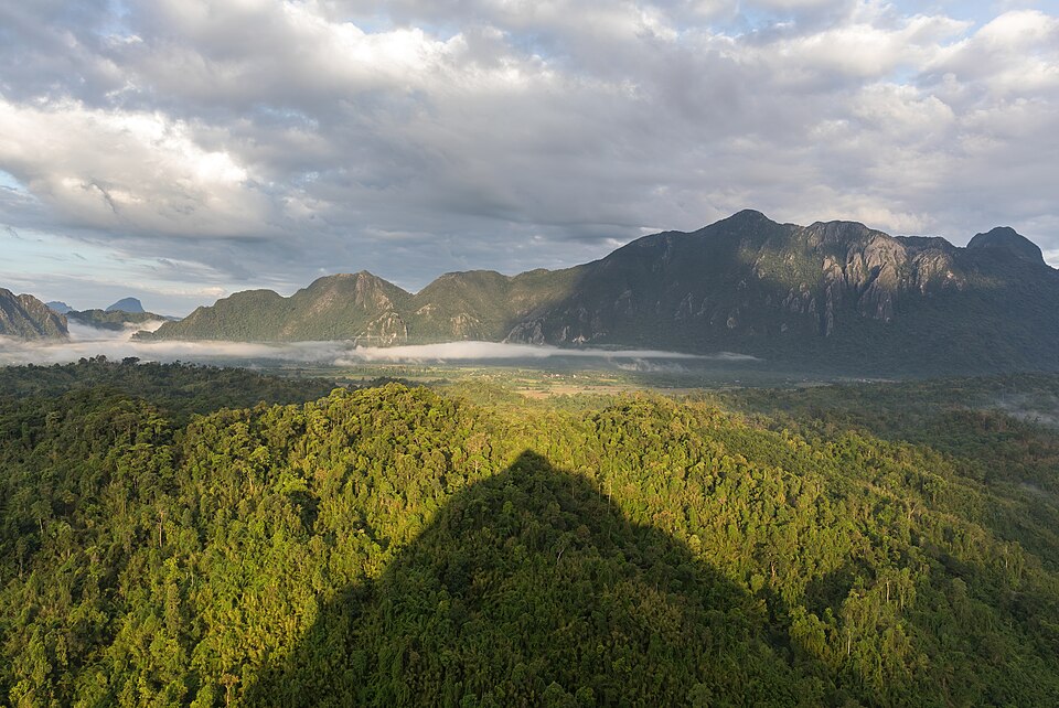 Vang Vieng — local market for B2B and wholesale portals