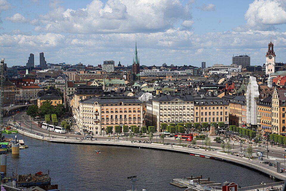 Stockholm — local market for custom e-commerce platforms