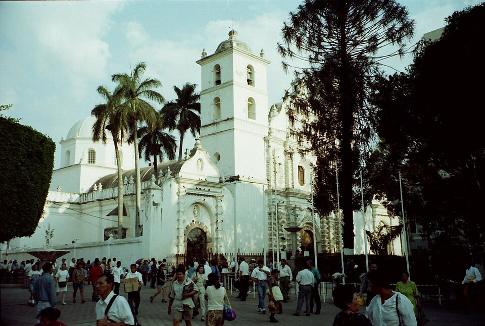 Honduras — B2B and wholesale portals for local businesses