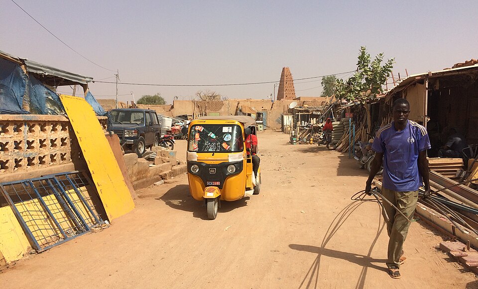 Agadez — international and multi-region stores for local businesses