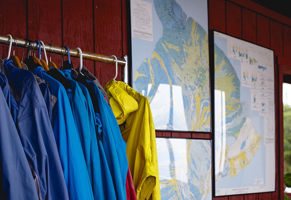 Hilo — local market for online stores