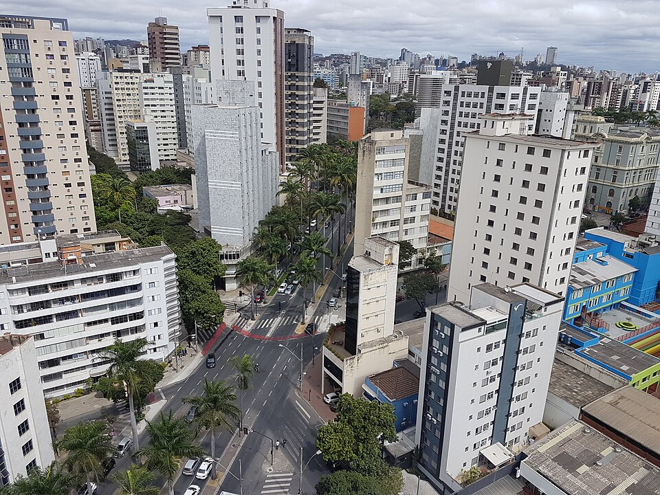 Belo Horizonte — international and multi-region stores for local businesses