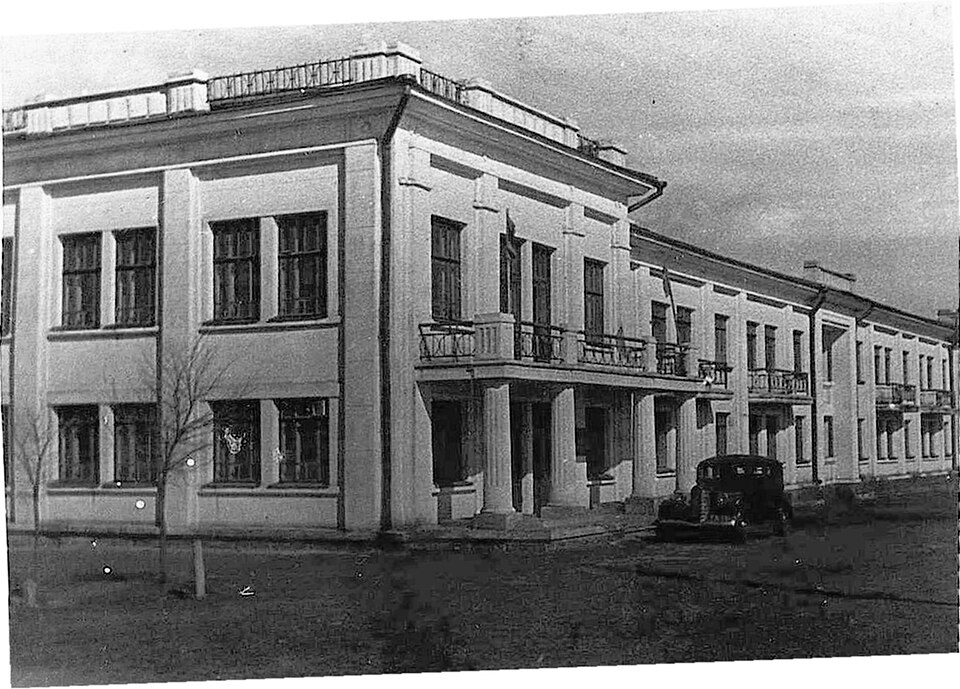 Aktobe — local market for mobile commerce apps