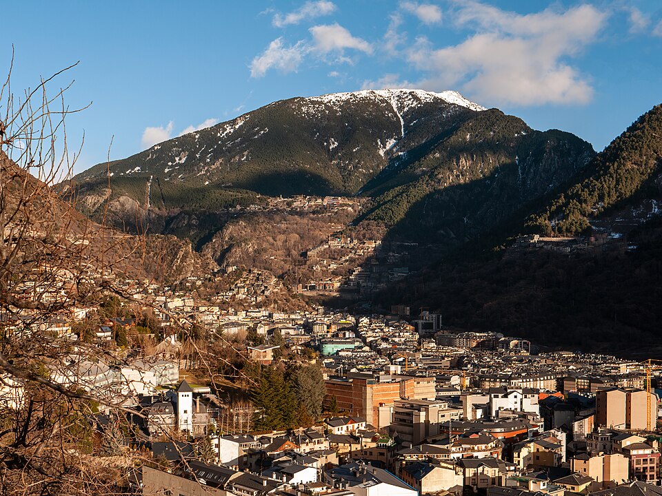Andorra la Vella — local market for B2B and wholesale portals