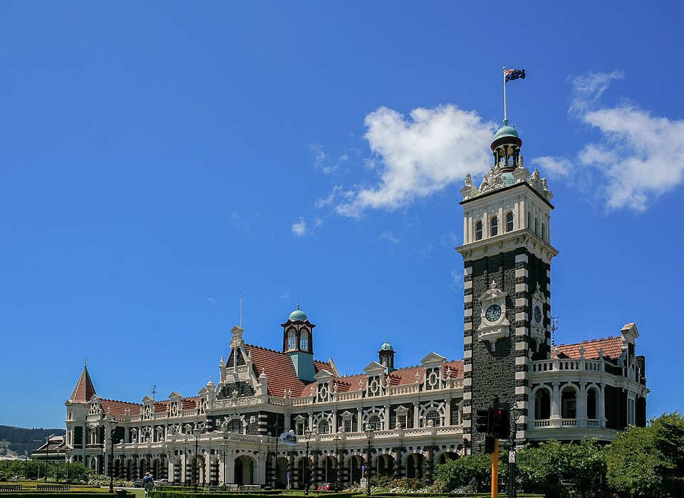 Dunedin — local market for online stores