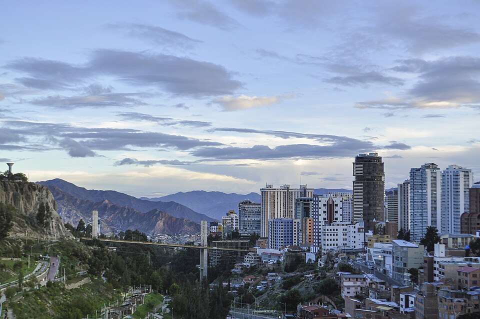 La Paz — manufacturer and distributor portals for local businesses