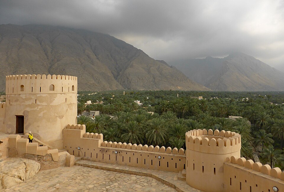 Rustaq — local market for service booking platforms