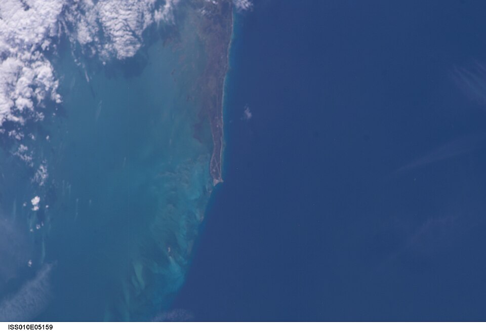 The Bahamas — local market for mobile commerce apps