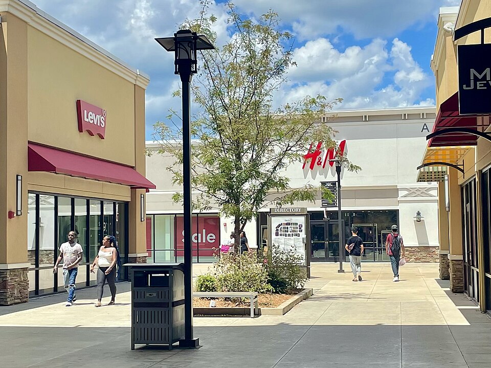 Little Rock — local market for international and multi-region stores