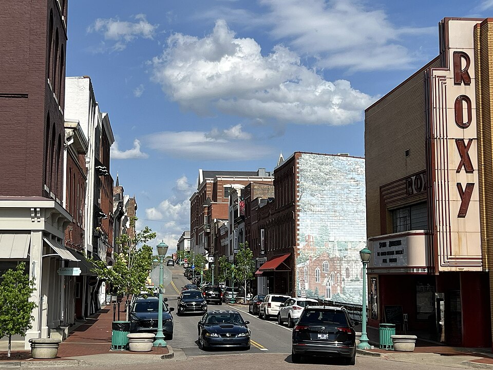 Clarksville — local market for online stores
