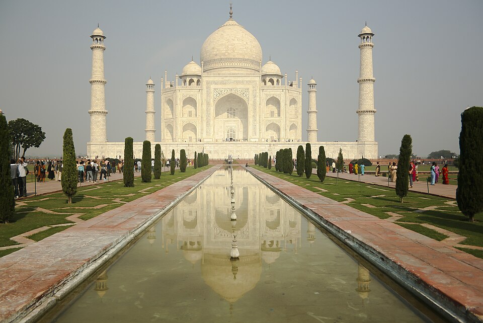 Agra — local market for mobile commerce apps