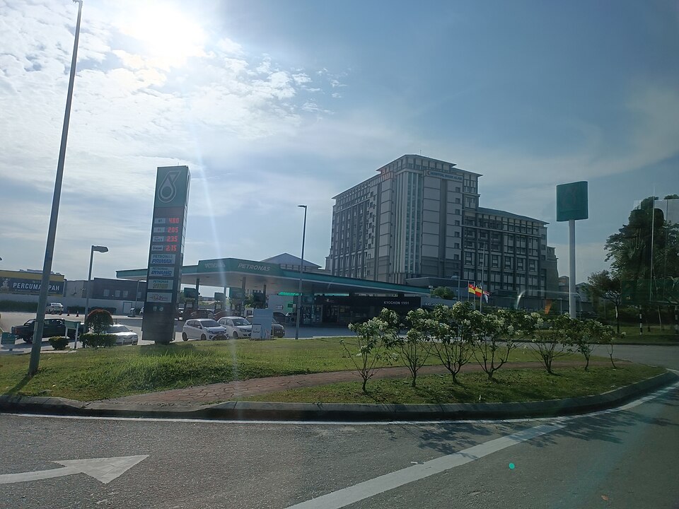 Shah Alam — subscription and membership platforms for local businesses