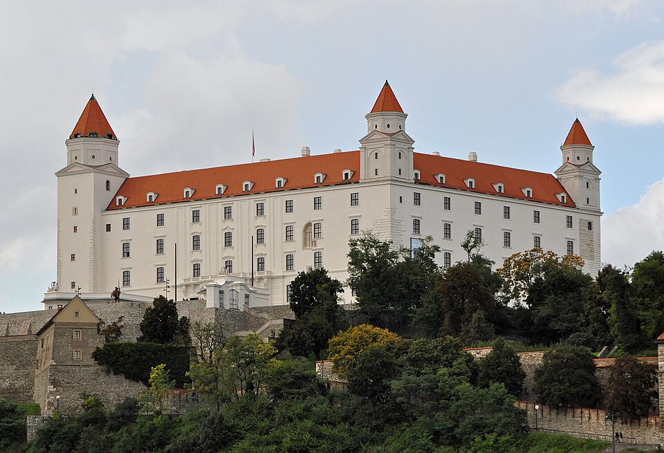 Bratislava — local market for mobile commerce apps