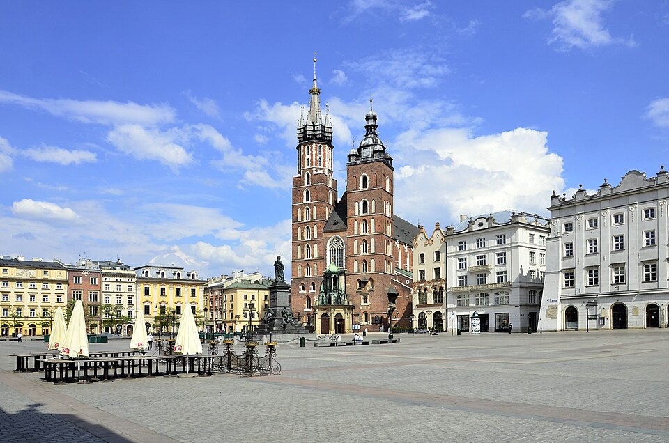 Kraków — local market for manufacturer and distributor portals