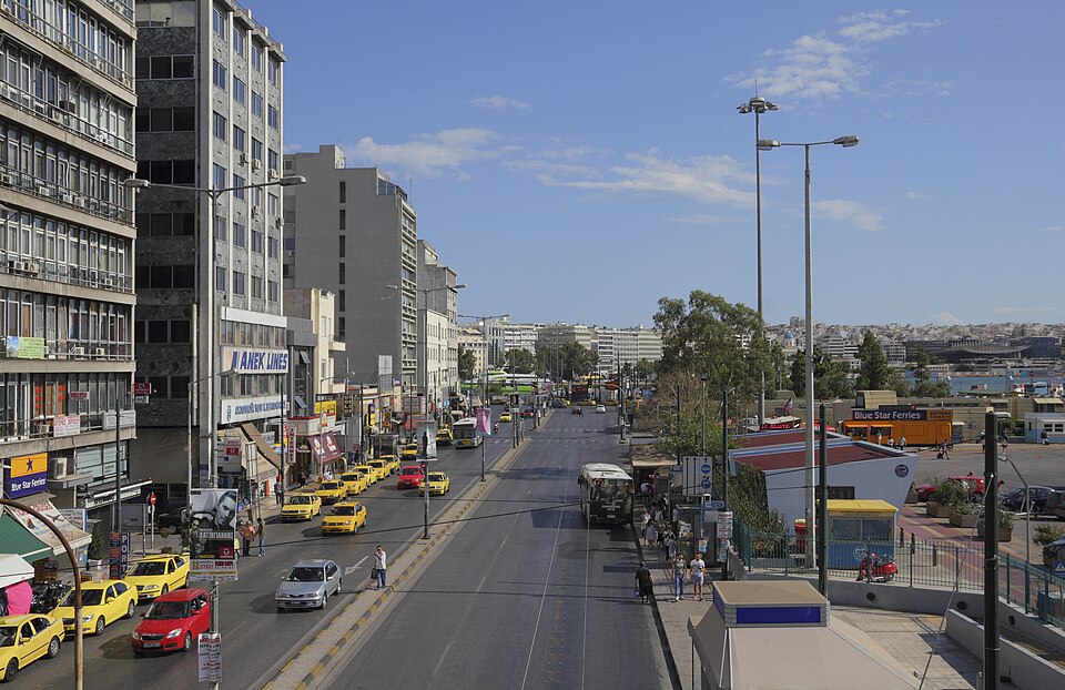 Piraeus — local market for custom e-commerce platforms