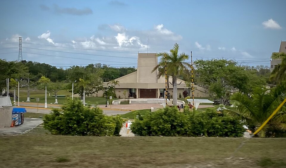 Cancún — multi-vendor marketplaces for local businesses