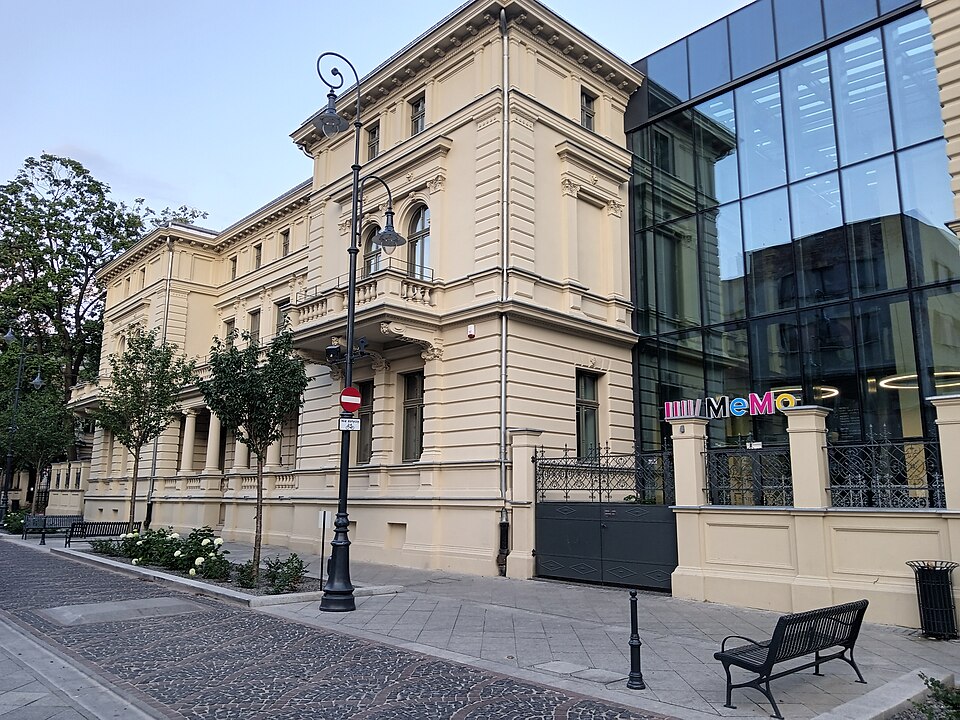 Łódź — international and multi-region stores for local businesses