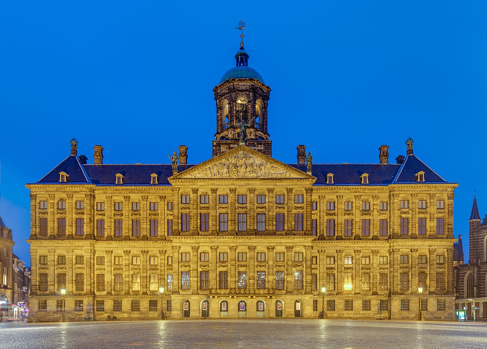 Amsterdam — local market for service booking platforms