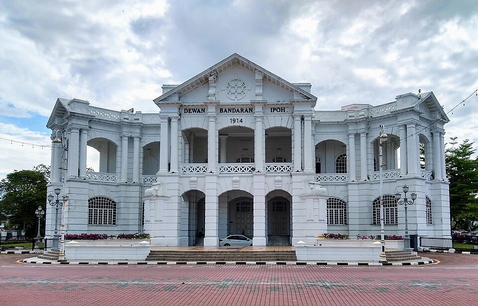 Ipoh — international and multi-region stores for local businesses