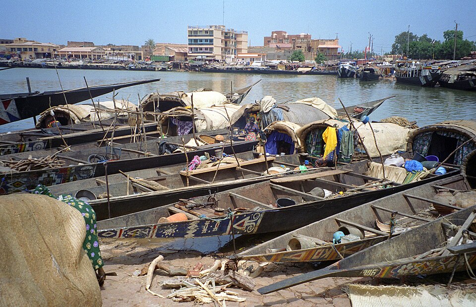 Mopti — manufacturer and distributor portals for local businesses