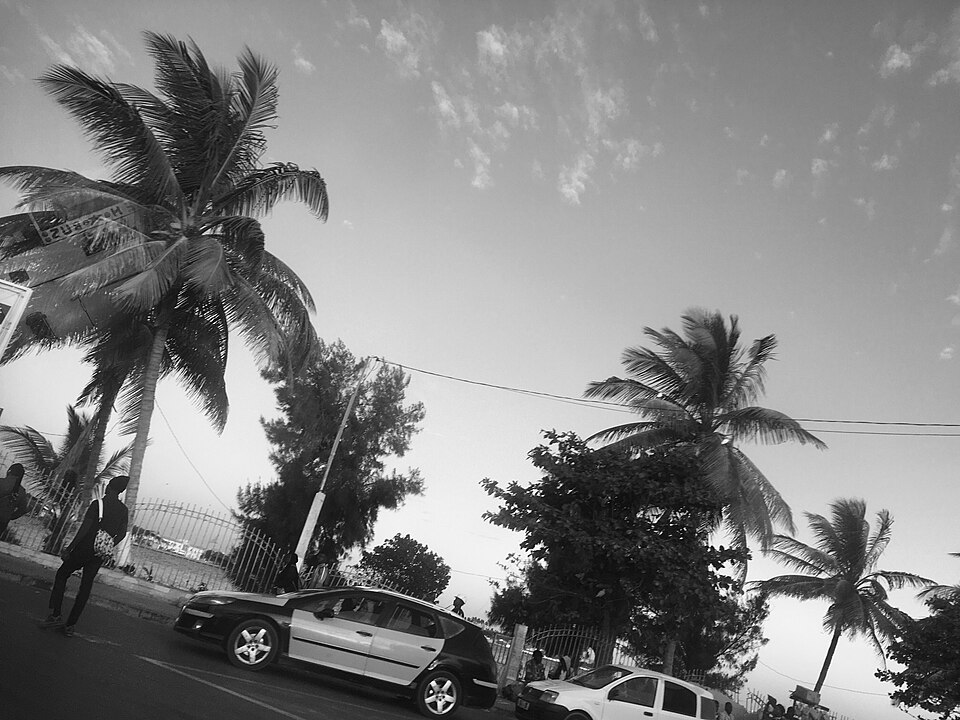 Saint-Louis — multi-vendor marketplaces for local businesses