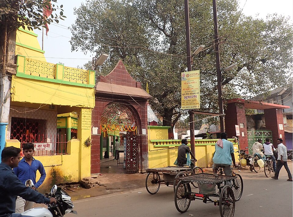 Dumka — local market for manufacturer and distributor portals
