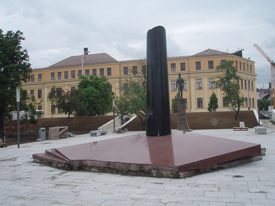 Pécs — local market for subscription and membership platforms