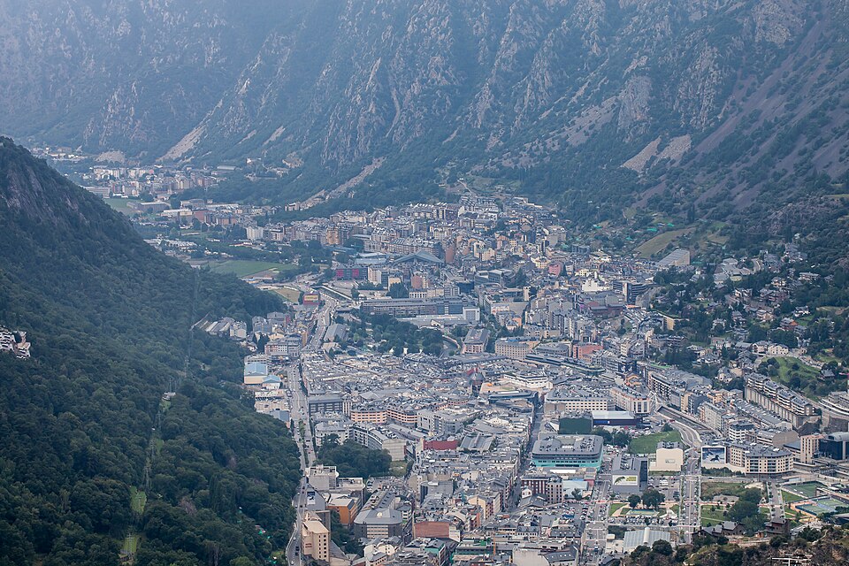 Andorra — international and multi-region stores for local businesses