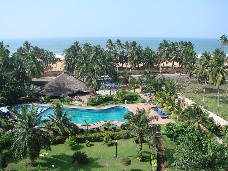 Lomé — manufacturer and distributor portals for local businesses