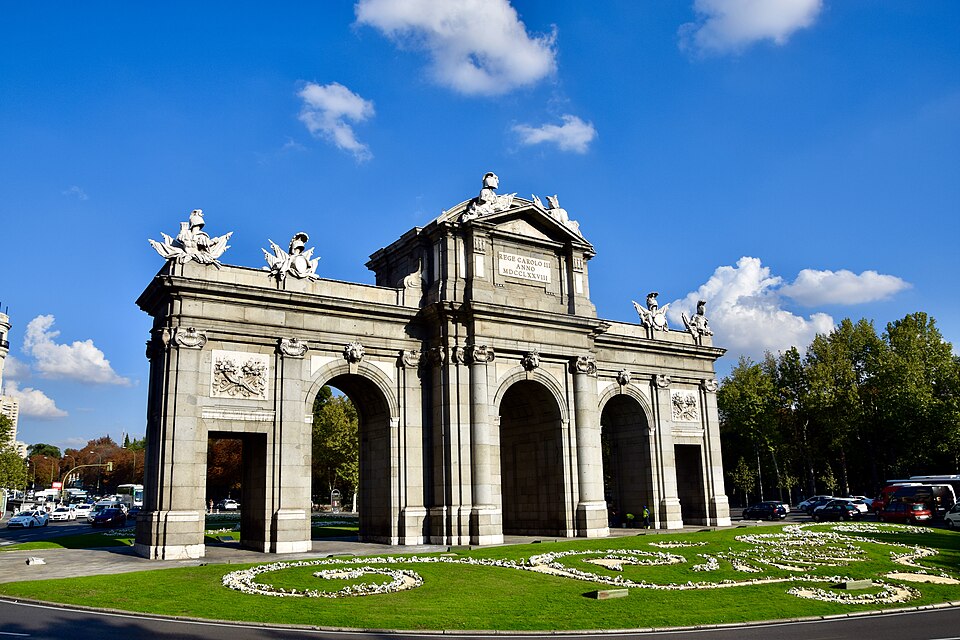 Madrid — international and multi-region stores for local businesses