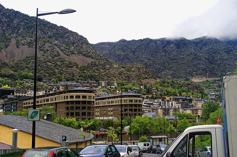 Andorra la Vella — online stores for local businesses