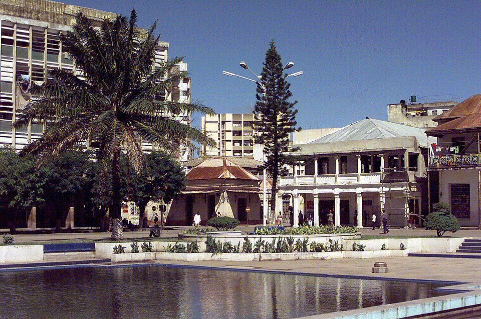Beira — local market for online stores