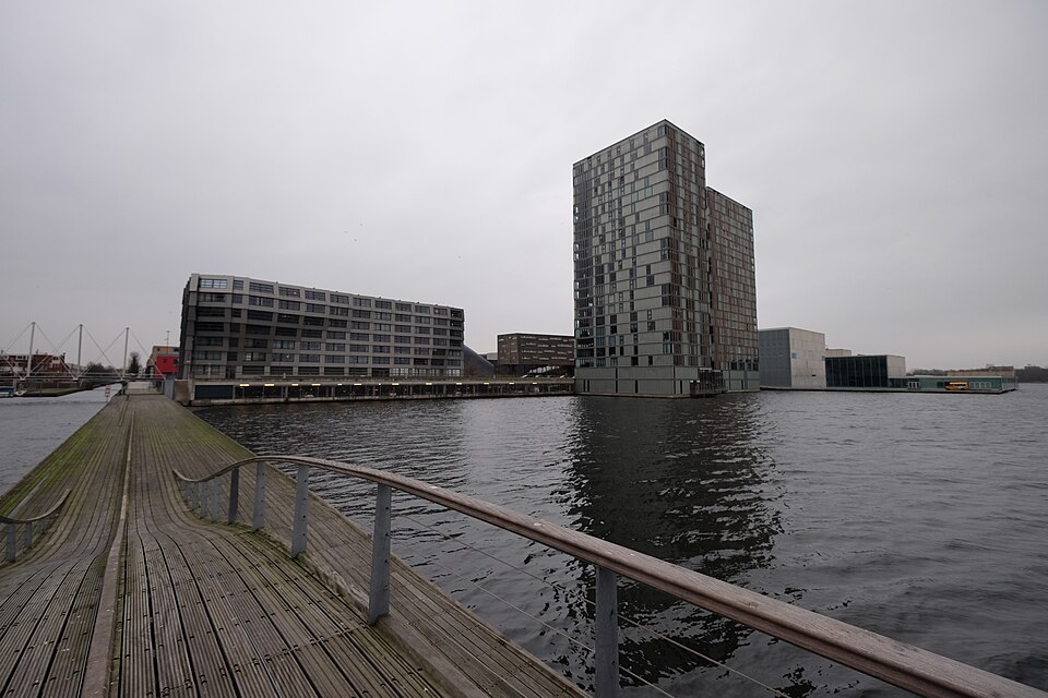 Almere — manufacturer and distributor portals for local businesses