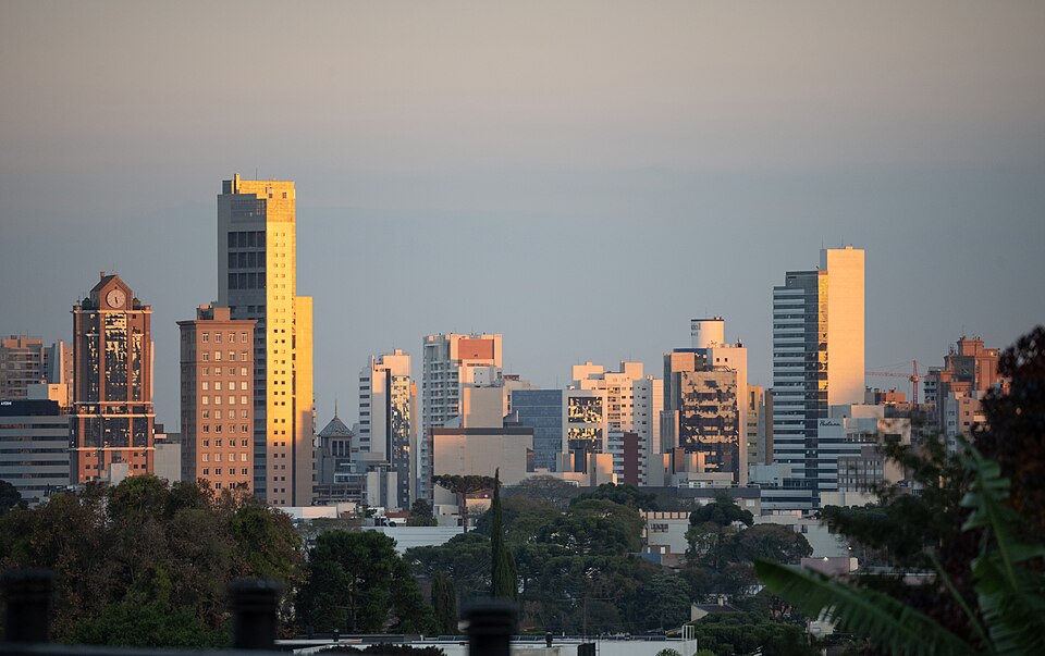 Curitiba — manufacturer and distributor portals for local businesses