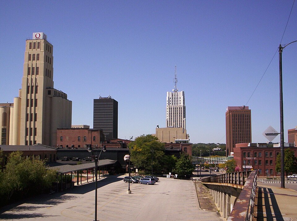 Akron — B2B and wholesale portals for local businesses