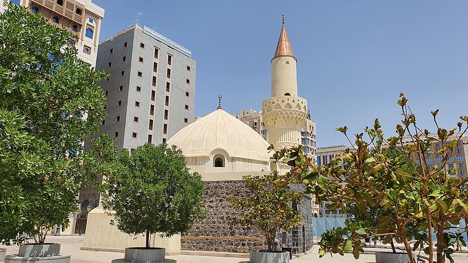 Madinah — international and multi-region stores for local businesses