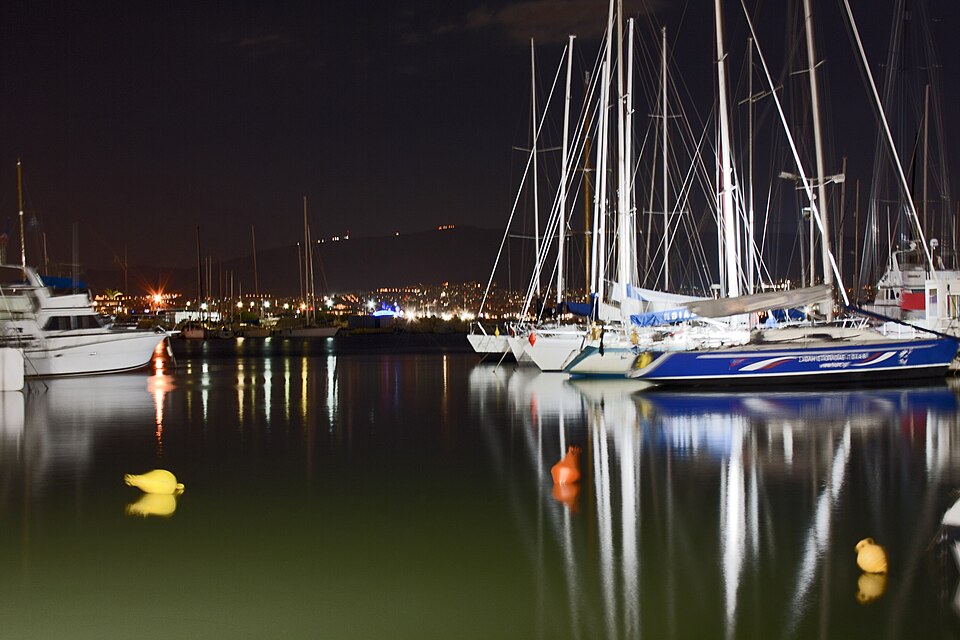 Piraeus — international and multi-region stores for local businesses