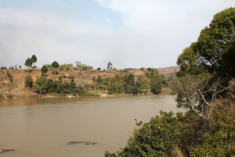 Madagascar — local market for B2B and wholesale portals