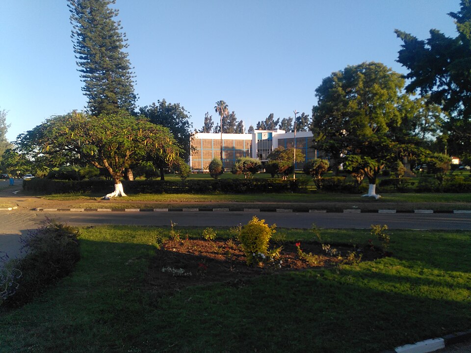 Kwekwe — local market for B2B and wholesale portals