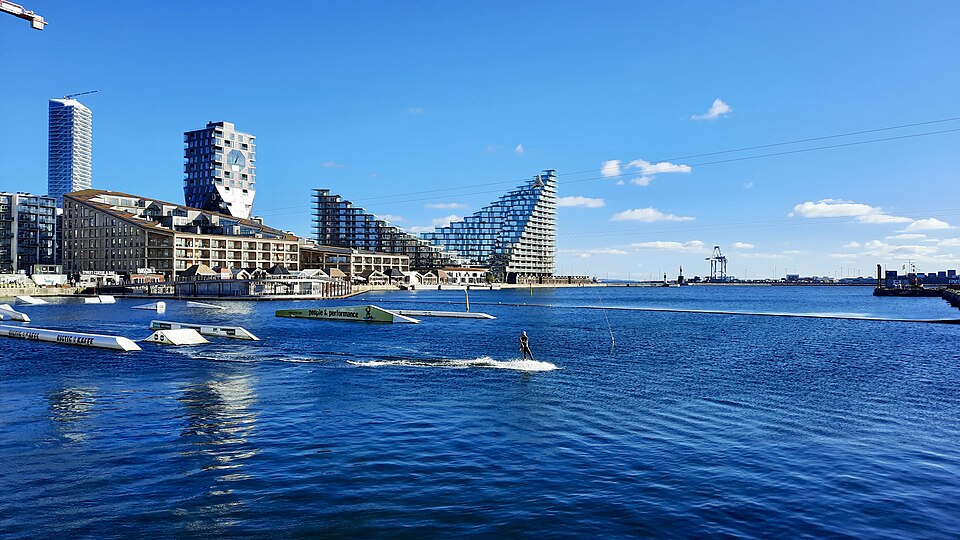 Aarhus — international and multi-region stores for local businesses