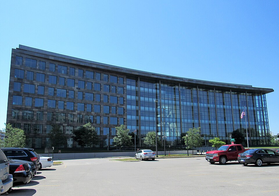 Cedar Rapids — local market for manufacturer and distributor portals