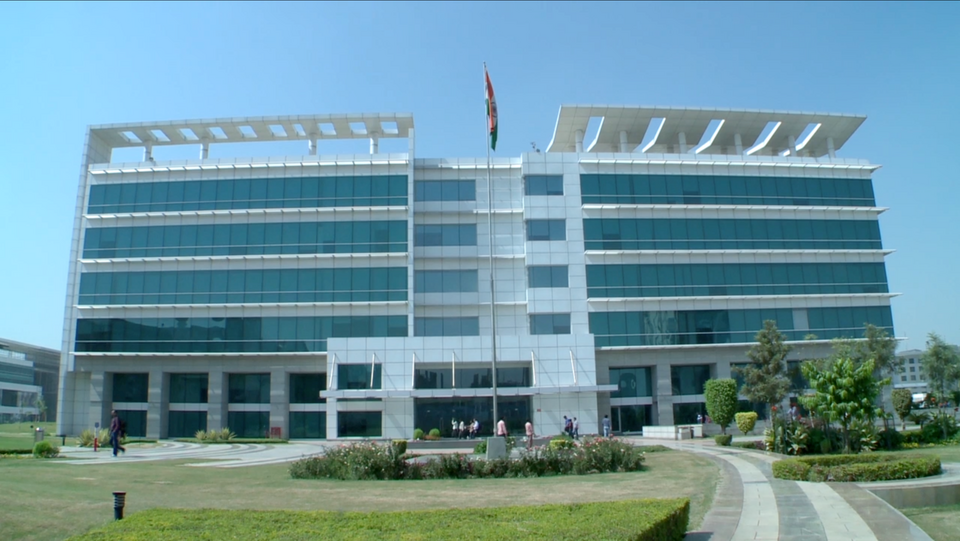 Noida — local market for online stores