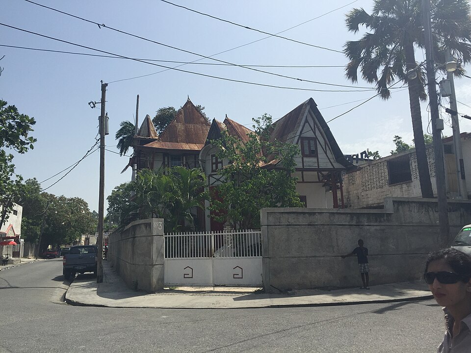 Port-au-Prince — local market for mobile commerce apps