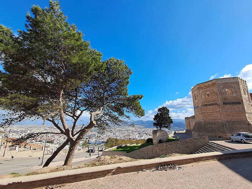 Tétouan — local market for service booking platforms