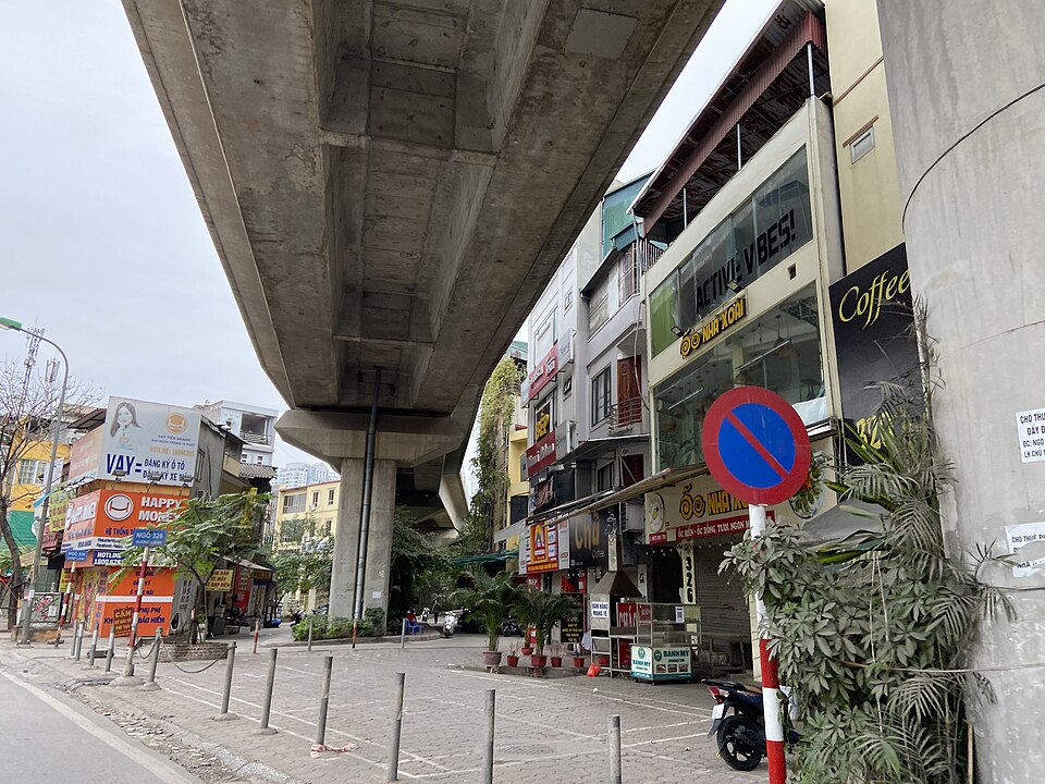 Hanoi — international and multi-region stores for local businesses