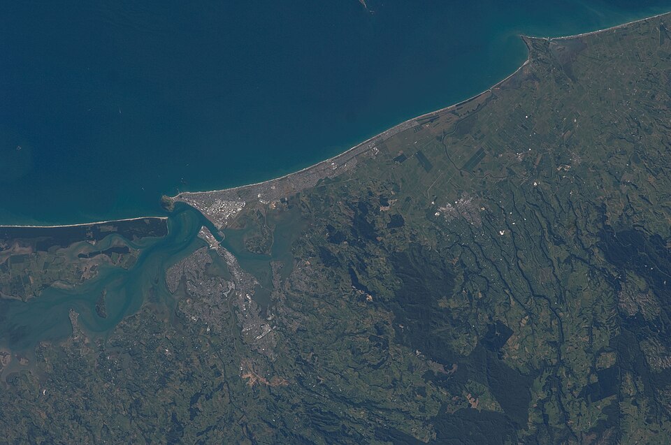 Tauranga — manufacturer and distributor portals for local businesses